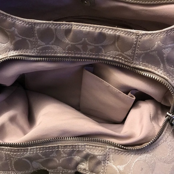 Silver Signature Print Coach Shoulder Bag - Picture 4 of 6